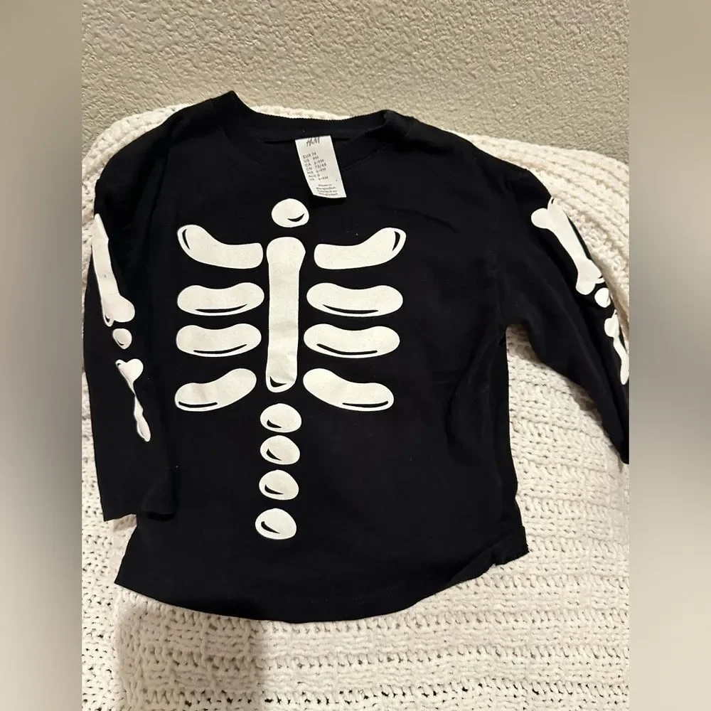 H&M Skeleton 2 Piece Outfit (Pants & Shirt) Size -9 Months